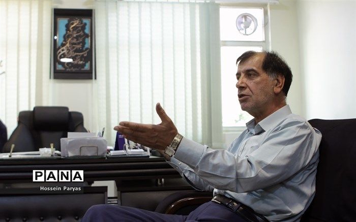 انتقاد صریح باهنر از دیدگاه‌ انتخاباتی آیت‌الله مصباح یزدی