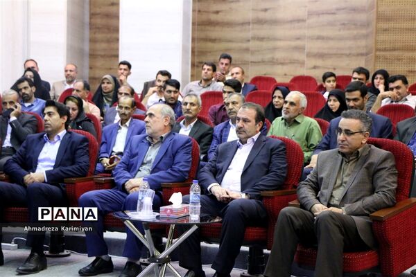 مراسم تجلیل از کارآفرینان برتر شاهد و ایثارگر استان فارس