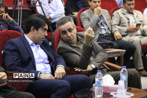 مراسم تجلیل از کارآفرینان برتر شاهد و ایثارگر استان فارس