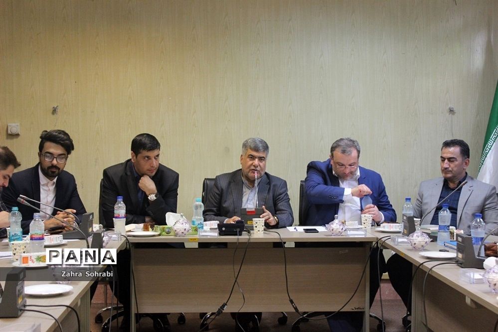 نشست مجمع مشورتی جوانان در اسلامشهر