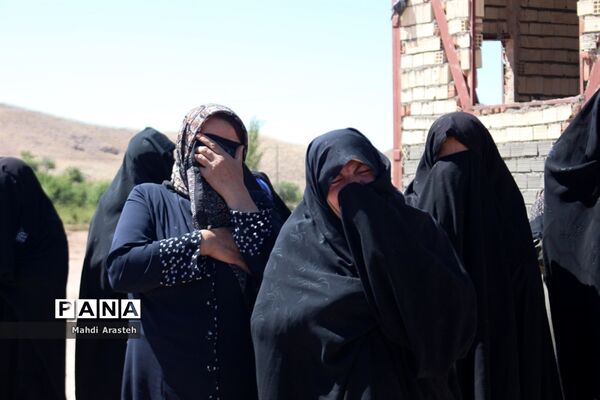 بدرقه کاروان زیرسایه خورشید از شهرستان درمیان