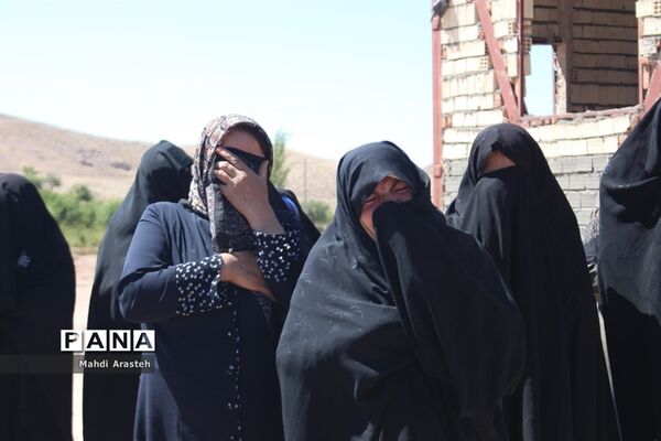 بدرقه کاروان زیرسایه خورشید از شهرستان درمیان
