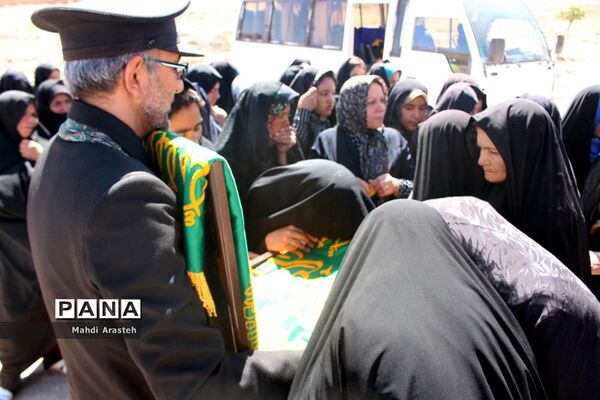 بدرقه کاروان زیرسایه خورشید از شهرستان درمیان