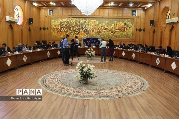 نشست خبری مدیرکل آموزش و پرورش فارس با اصحاب رسانه