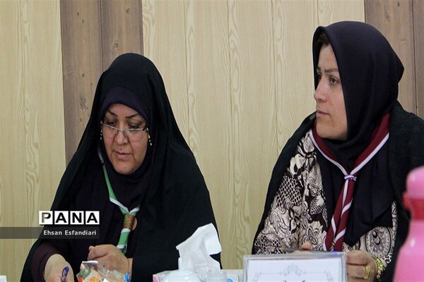 جلسه هیات رئیسه مجامع اعضاء و مربیان سازمان دانش‌آموزی آذربایجان شرقی
