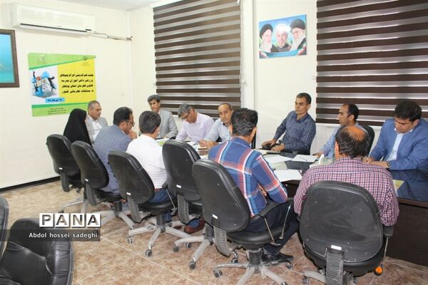 جلسه هم اندیشی اعزام تیم‌های ورزشی دانش‌آموزان مدرسه کانون قهرمان استان بوشهر