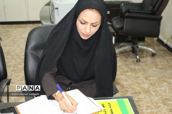 جلسه هم اندیشی اعزام تیم‌های ورزشی دانش‌آموزان مدرسه کانون قهرمان استان بوشهر