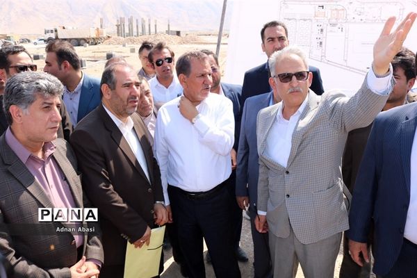 بازدید اسحاق جهانگیری از پالایشگاه های شهرستان مُهر