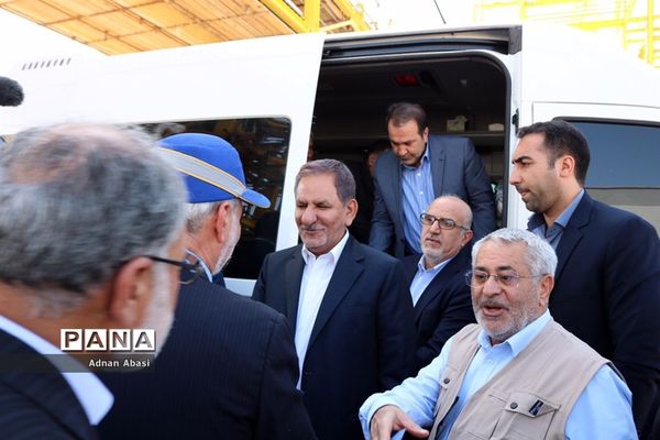 بازدید اسحاق جهانگیری از پالایشگاه های شهرستان مُهر