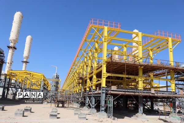 بازدید اسحاق جهانگیری از پالایشگاه های شهرستان مُهر