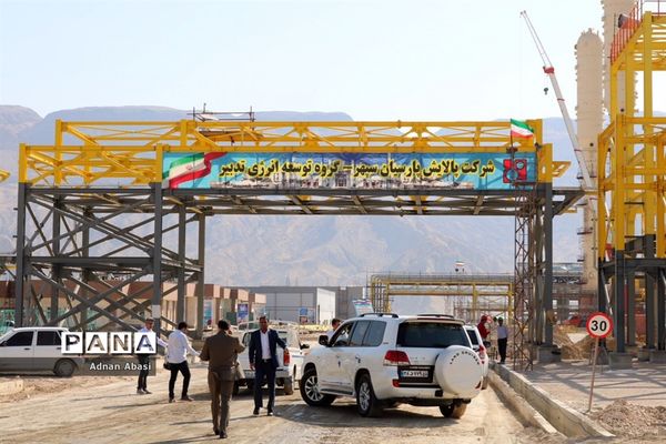 بازدید اسحاق جهانگیری از پالایشگاه های شهرستان مُهر