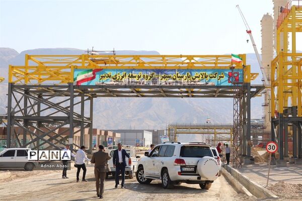 بازدید اسحاق جهانگیری از پالایشگاه های شهرستان مُهر