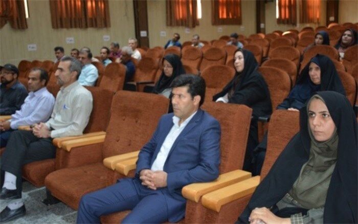 کارشناس متوسطه آموزش و پرورش اصفهان:اگر نتوانیم تغییر ایجاد کنیم بیسواد هستیم