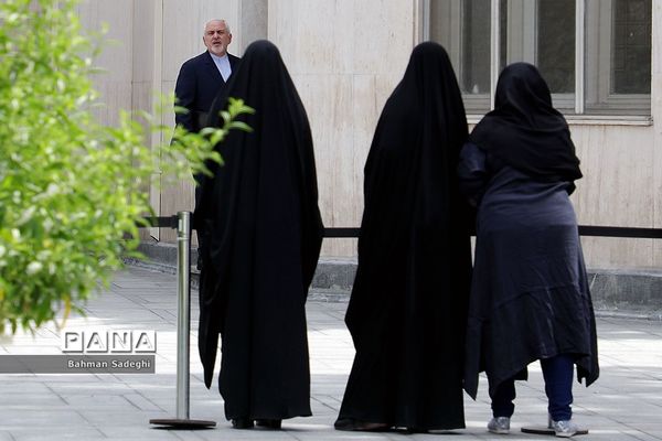 حاشیه جلسه هیأت دولت