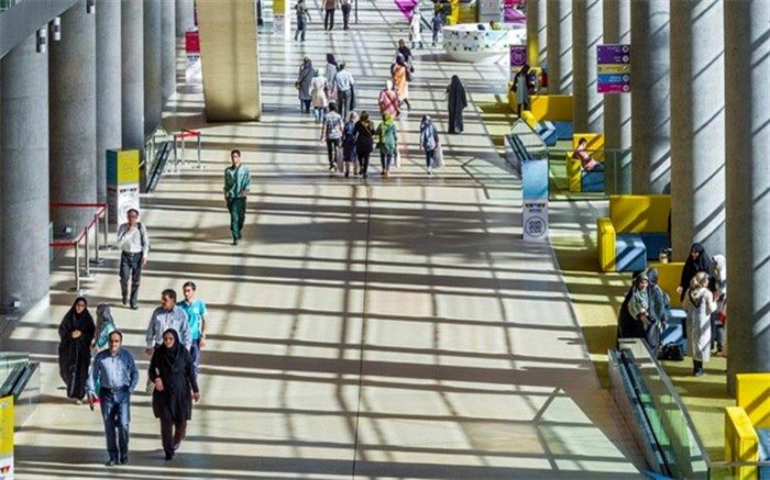 مخاطبان سینمای باغ کتاب پشت درهای بسته ماندند