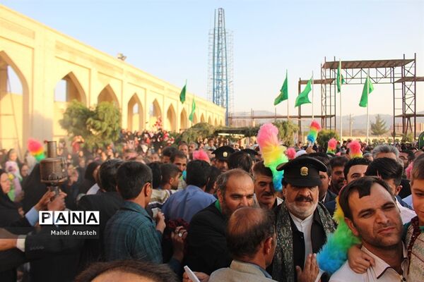 موعدعاشقان امام هشتم واستقبال باشکوه مردم در ششمین روز از دهه کرامت