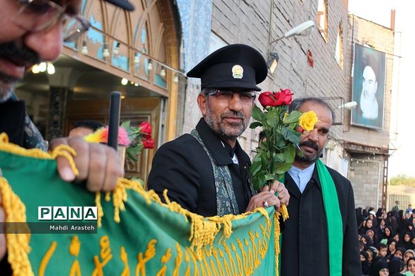 موعدعاشقان امام هشتم واستقبال باشکوه مردم در ششمین روز از دهه کرامت