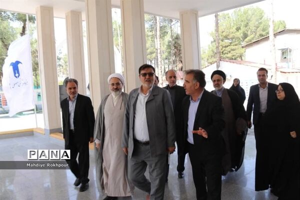 بازدید معاون حقوقی وزارت آموزش و پرورش از مدارس بیرجند و خوسف
