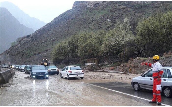 بارش باران و مه‌گرفتگی در محورهای شمالی کشور