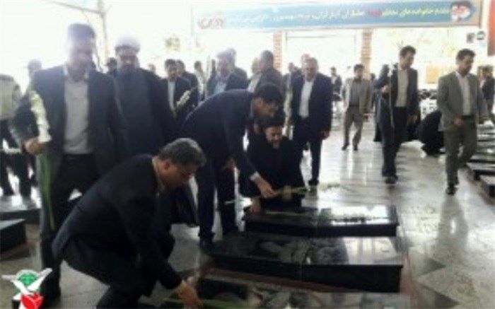 گلزار شهدای شهرستان ملارد عطرافشانی و غبارروبی شد