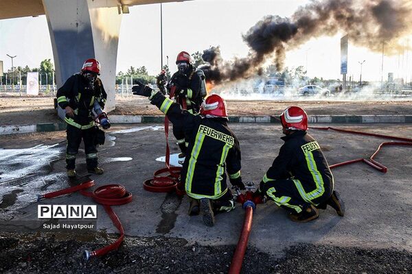 مانور عملیاتی کنترل و اطفاء حریق در میدان ۷۲ تن