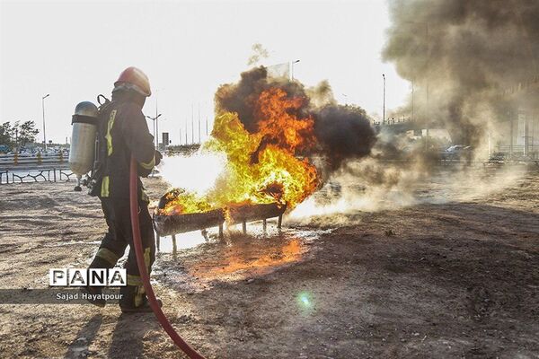 مانور عملیاتی کنترل و اطفاء حریق در میدان ۷۲ تن