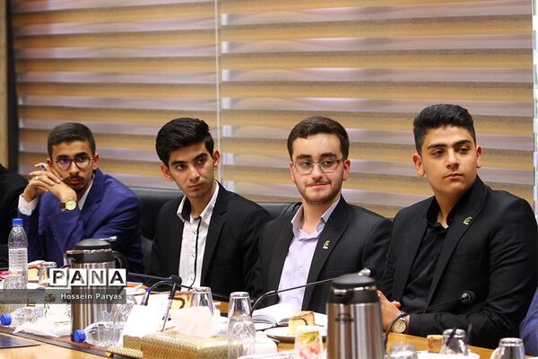دیدار نمایندگان نهمین دوره مجلس دانش آموزی با سرپرست وزارت آموزش و پرورش