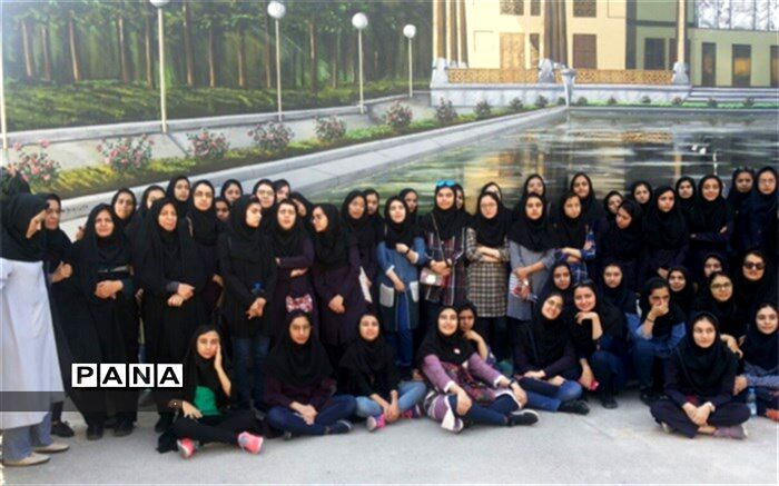 دانش‌آموزان فرزانگان به اردوی اصفهان رفتند