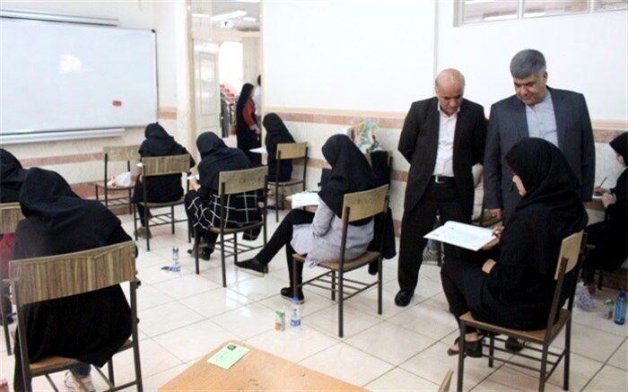 بازدید فرماندار اسلامشهر از حوزه های برگزاری کنکور سراسری 98