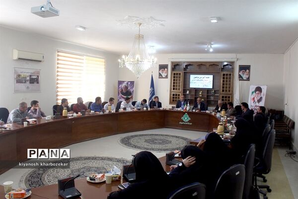 جلسه آموزشی توجیهی کارشناسان فعالیت‌های اردویی مناطق 24 گانه آذربایجان غربی