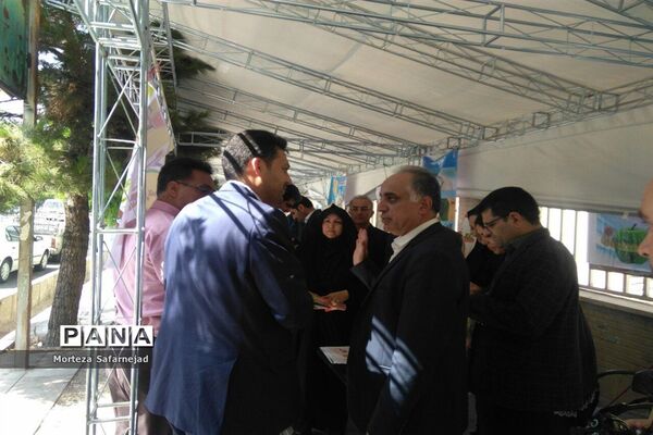 بازدید فرماندارشهرستان ملارد ازنمایشگاه طرح‌های بهداشت و اجتماعی