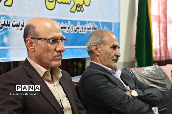 افتتاح سالن ورزشی و زمین چمن مصنوعی دانش‌آموزان ناحیه 3 شیراز