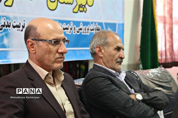 افتتاح سالن ورزشی و زمین چمن مصنوعی دانش‌آموزان ناحیه 3 شیراز