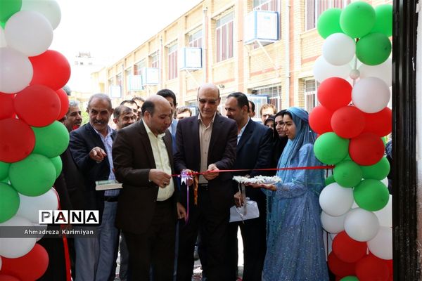 افتتاح سالن ورزشی و زمین چمن مصنوعی دانش‌آموزان ناحیه 3 شیراز