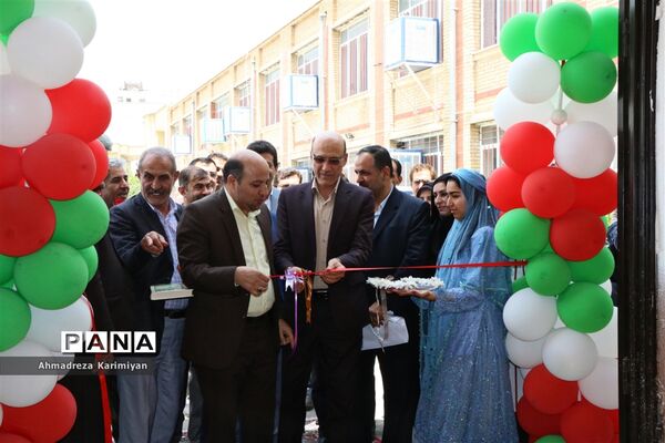 افتتاح سالن ورزشی و زمین چمن مصنوعی دانش‌آموزان ناحیه 3 شیراز