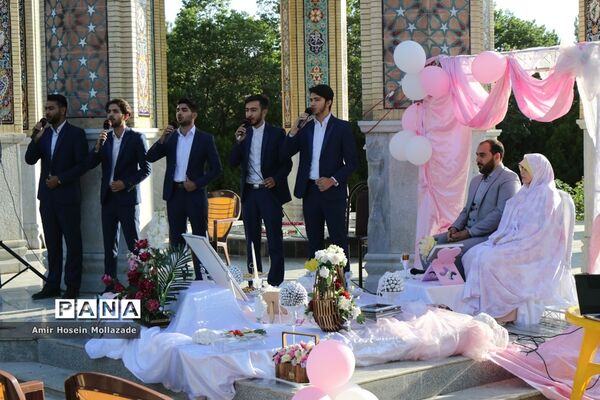 مراسم عقد زوج دانشجو در مزار شهدای گمنام