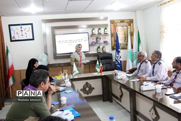 کارگاه آموزشی رابطین سامانه ملی نظارت برتهیه و توزیع لباس فرم دانش‌آموزان