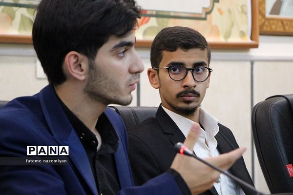 دومین نشست پارلمان دانش‌آموزی استان یزد