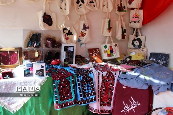 غرفه‌های دست سازه‌های جشنواره نوجوان خوارزمی استان خراسان رضوی