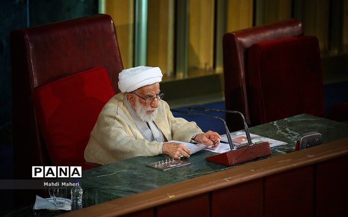 آیت‌الله جنتی:مشکلات با ادامه وضعیت موجودحل نمی‌شود؛ نیروهای آتش به اختیار آماده‌اند