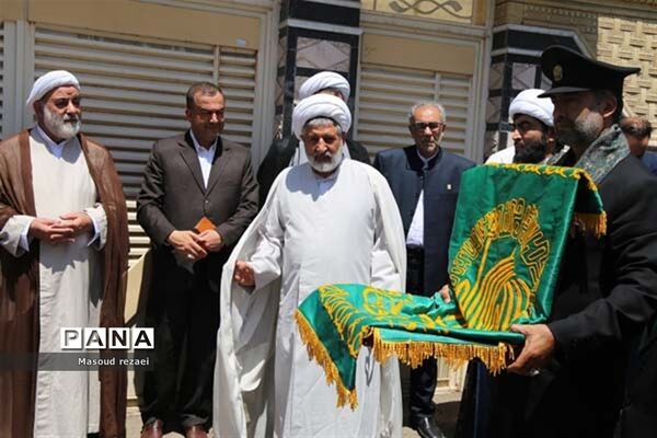 استقبال مردم شهرستان میانه از خادمان و حاملان پرچم متبرک رضوی