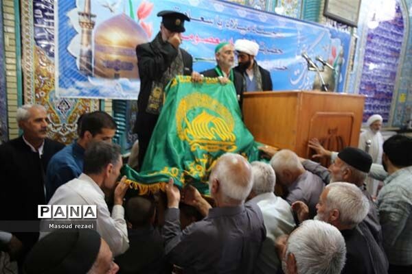 استقبال مردم شهرستان میانه از خادمان و حاملان پرچم متبرک رضوی