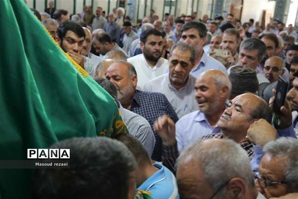 استقبال مردم شهرستان میانه از خادمان و حاملان پرچم متبرک رضوی