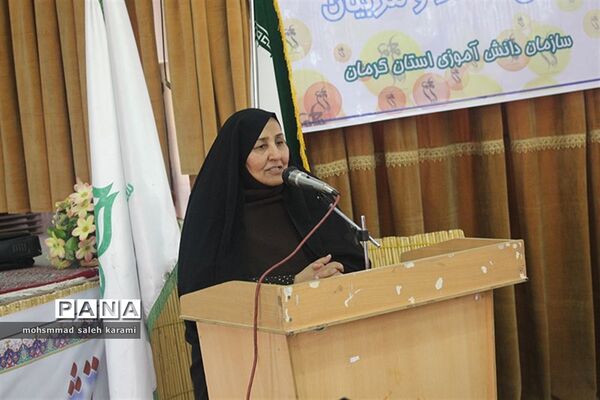 نشست تخصصی مجامع اعضا و مربیان سازمان دانش آموزی استان کرمان