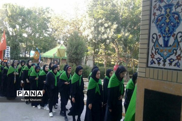 چهاردهمین دوره اردوی زیارتی دانش‌آموزان دختر زیارت‌ اولی سراسر کشور در مشهد مقدس