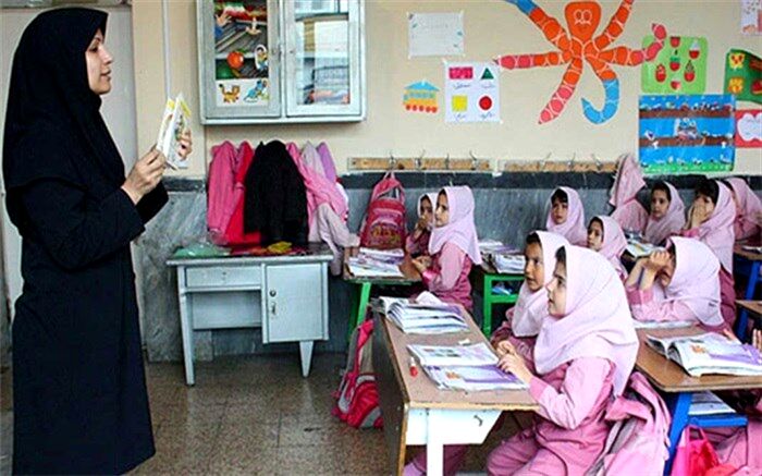 ثبت‌نام کتاب‌های درسی کلاس‌ اولی‌ها و پایه‌های هفتم و دهم  آغاز شد