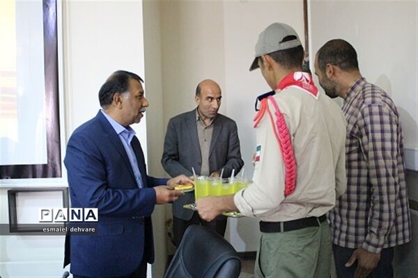 برپایی ایستگاه صلواتی دانش‌آموزی به مناسبت میلاد امام رضا(ع)