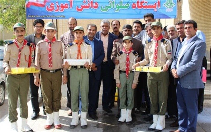 برپایی ایستگاه صلواتی دانش آموزی به مناسبت میلاد امام رضا(ع)