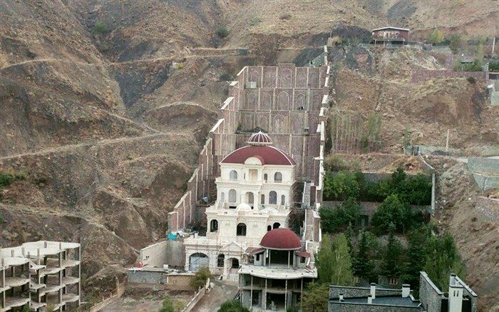 کوه‌تراشی در لواسان جلوی چشم مقامات محلی!