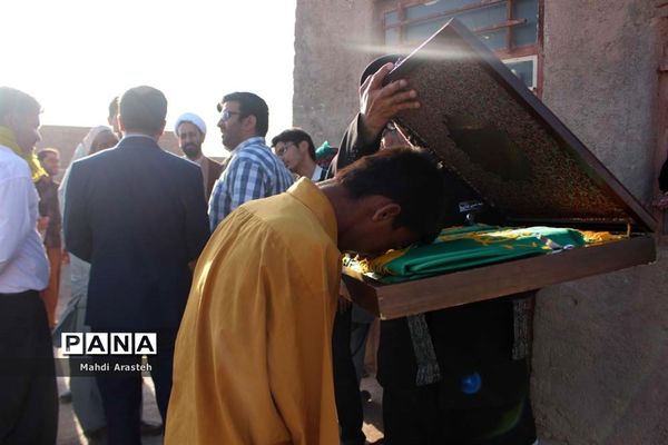 کاروان زیرسایه خورشید خراسان جنوبی در آخرین روز سفرخود به شهرستان سربیشه رسید